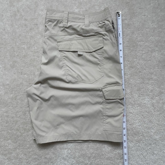 LL Bean Tropicwear Khaki Cargo Shorts Mens XL 512822 - Picture 4 of 12